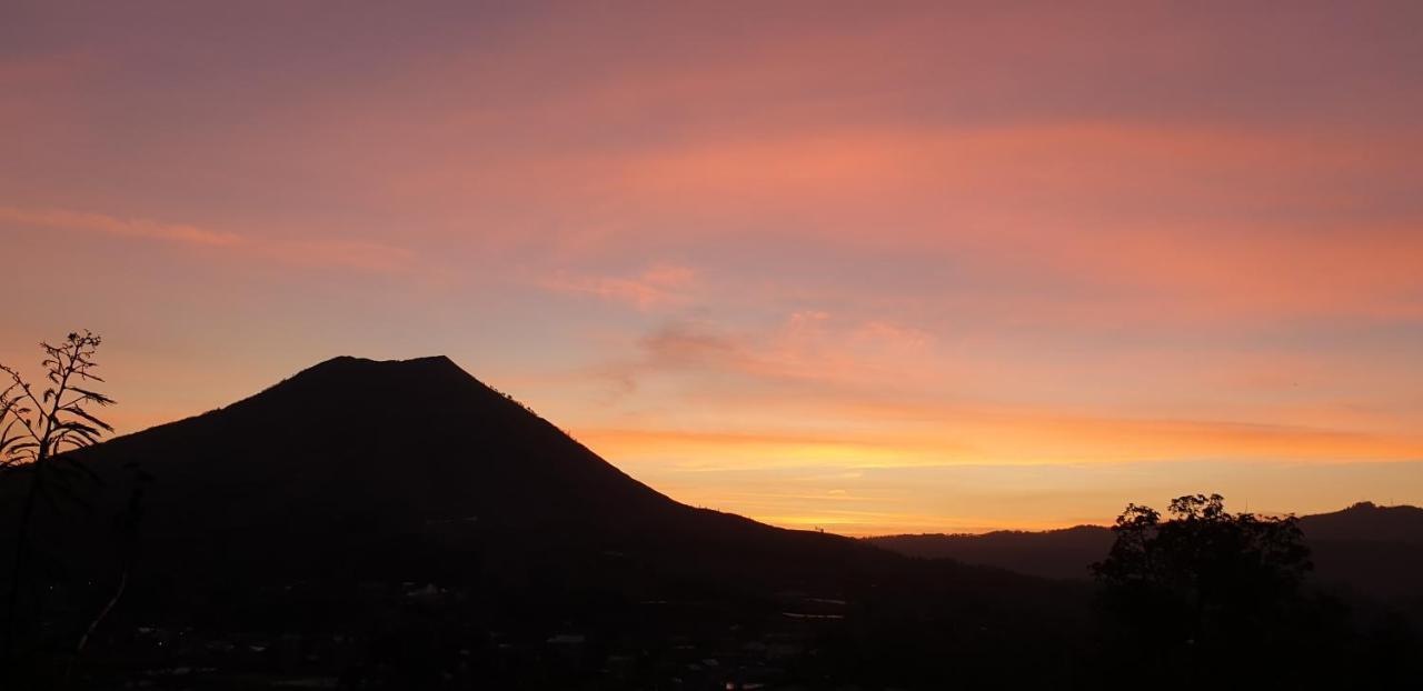 Volcano Lake View กินตามานี ภายนอก รูปภาพ